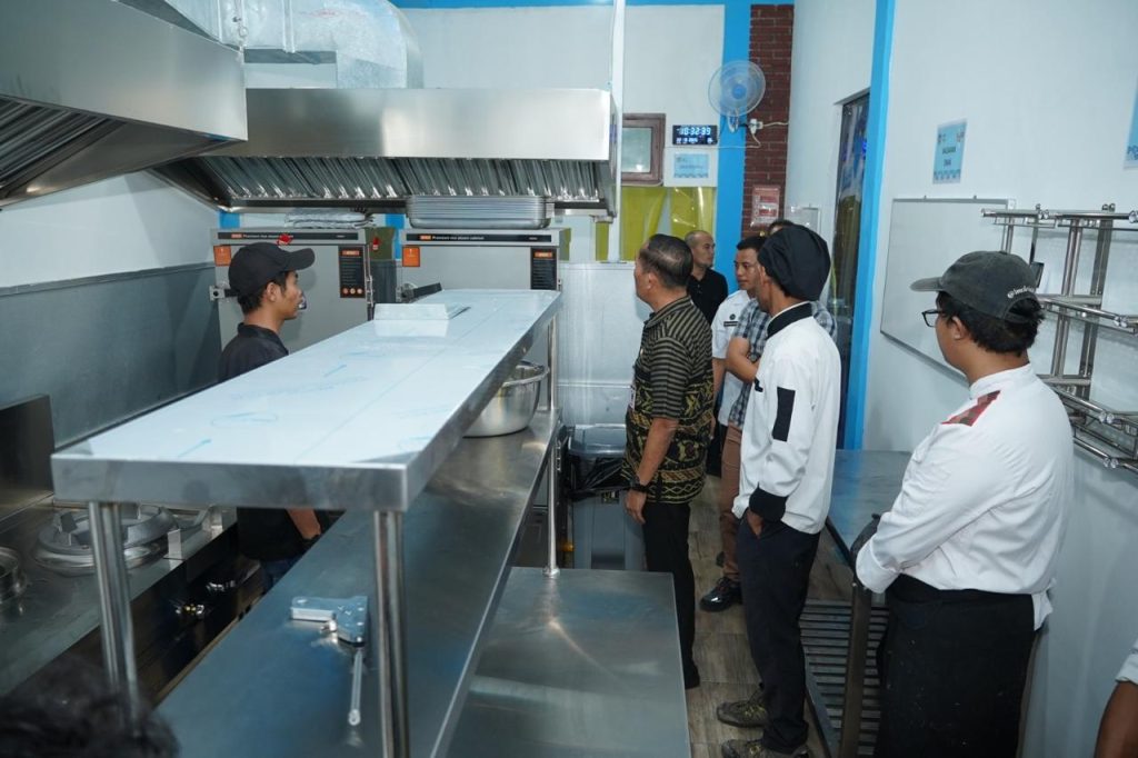 pengendalian resiko pangan dapur mbg